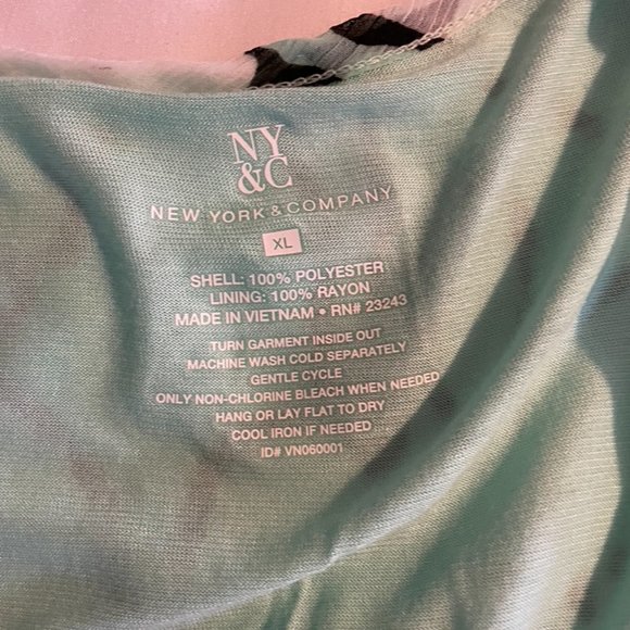 💙 NY. & CO. Flowy Floral Ruffle Tank Top XL - Picture 5 of 6